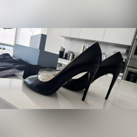 Prada Leather Heels EU Size 42 
Barely Used 
Comes w box and dust bag - Picture 13 of 14